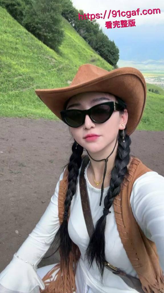 甘肃美女网红 马宝贝 康师傅插逼49秒完整版视频 跟炮友玩裸聊拿矿泉水插穴自慰 被全网疯传!-5