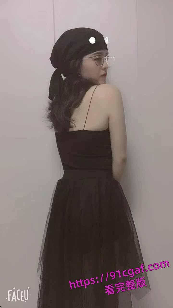 广东骚鸡战斗娟 给钱就让操 卖逼还提供cos服务 尼姑爱口爆情绪价值拉满-3