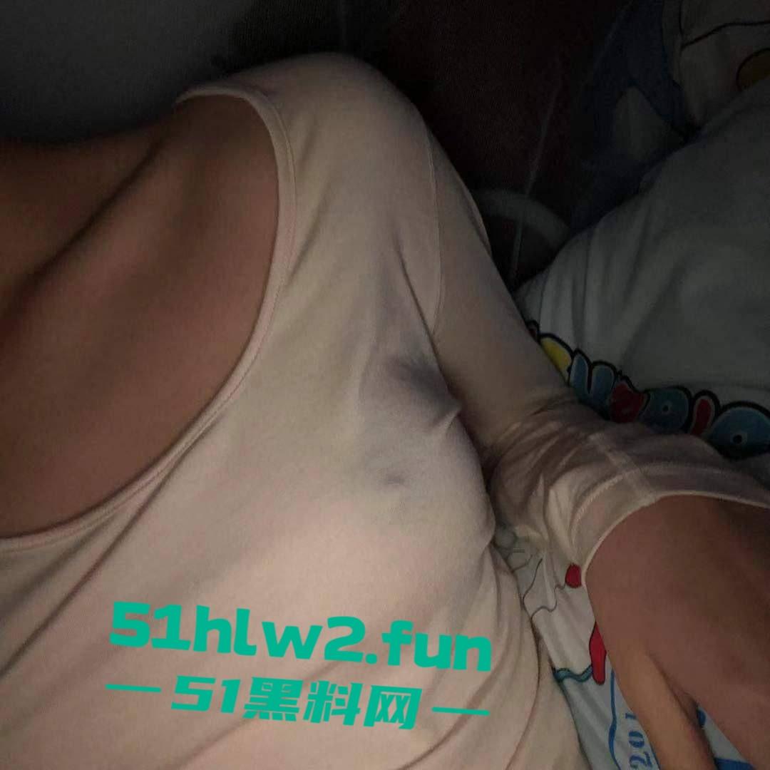 广东极品反差真实美艳少妇【林嘉玲】穿着性感丝袜和高跟鞋，金主无套爆操调教视频曝光流出！-8