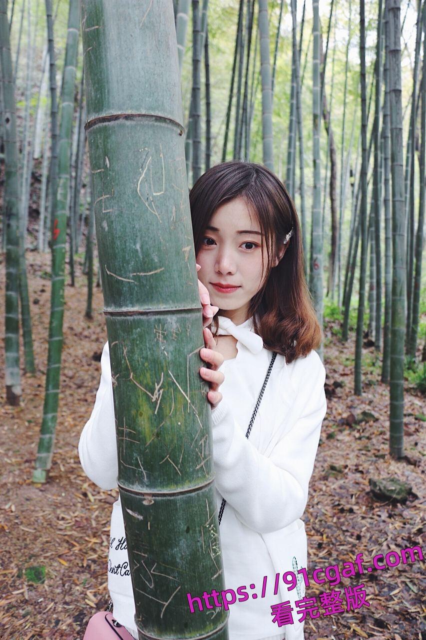 天津财经大学“吴晶晶”身为大二母狗学姐在恋爱期间被大一摄影学弟给开发爆操！-2