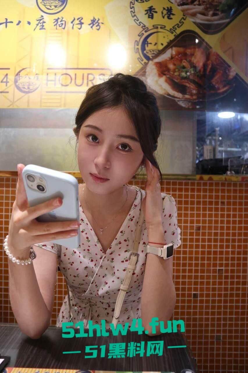 安徽安庆师范大学校花女神【张梦琪】顶级颜值嫩妹女神，被男友曝光私密照和性爱视频。-6