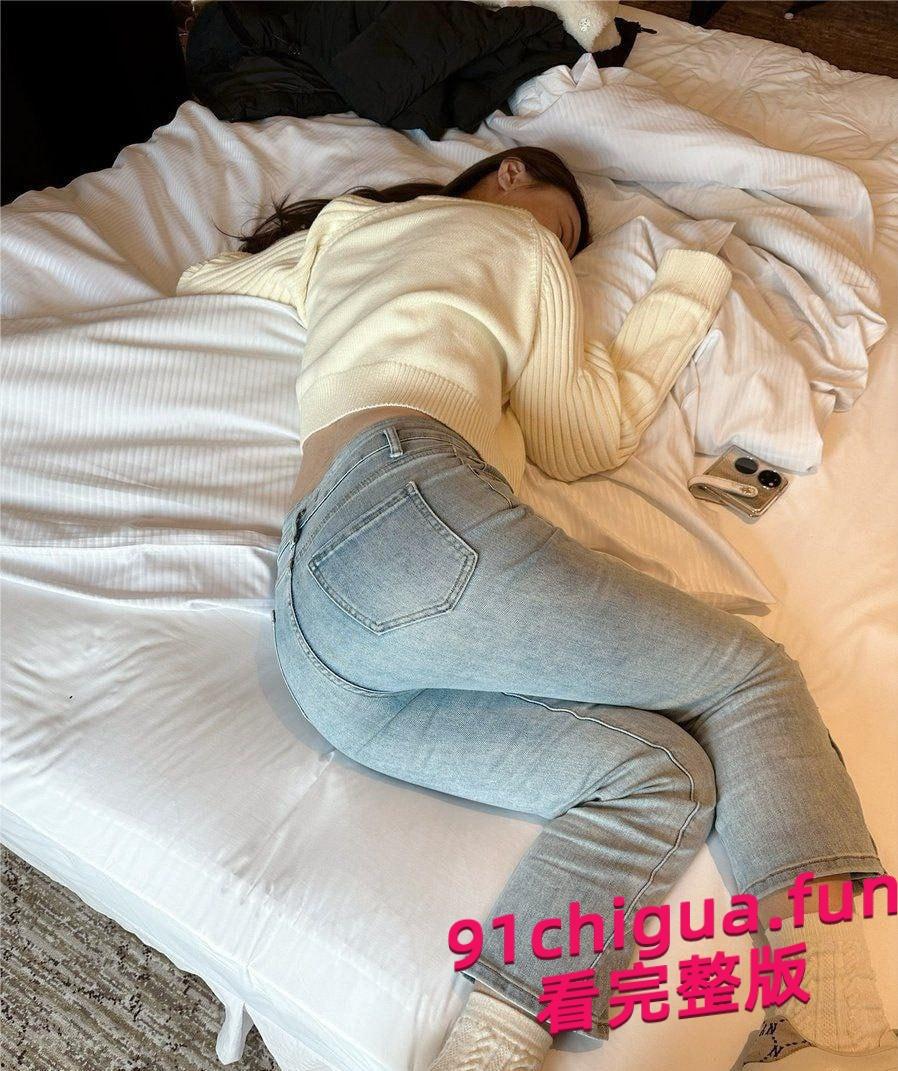 大西北旅游打炮全程被偷拍 渣男分手泄密曝光极品前女友 视频网上疯传-3