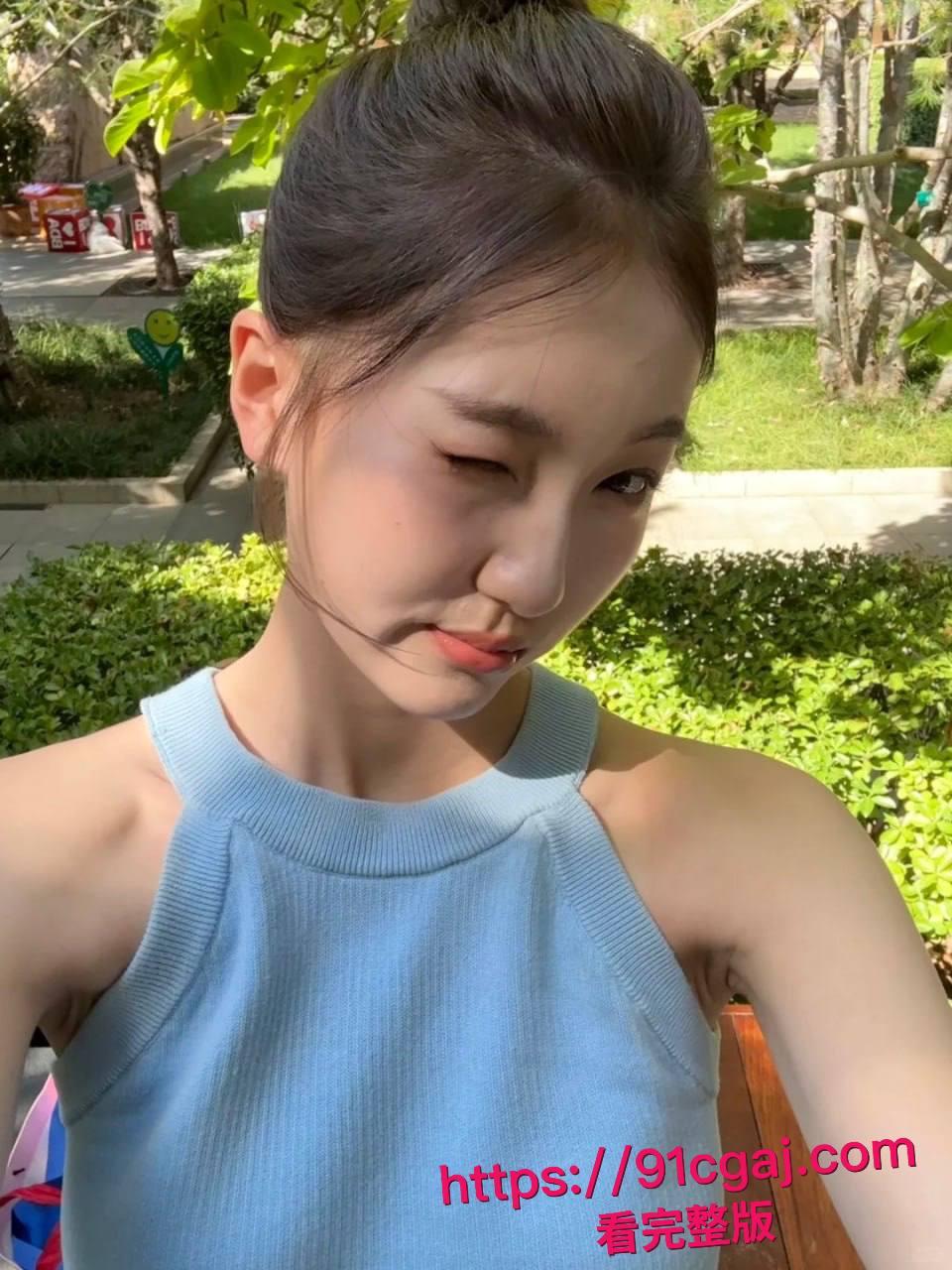 单纯漂亮的极品学妹被我花言巧语约到出租房,给她药翻抱着狠狠一顿操,拍下视频留着要挟她-8