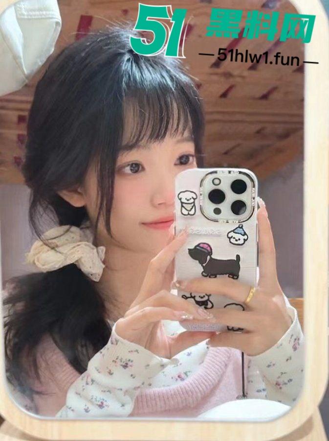 露出网黄【艺芋圆】高颜值大眼清纯母狗，主人调教成肉便器各种公共场合露出被扒出曝光后销声匿迹了。-4