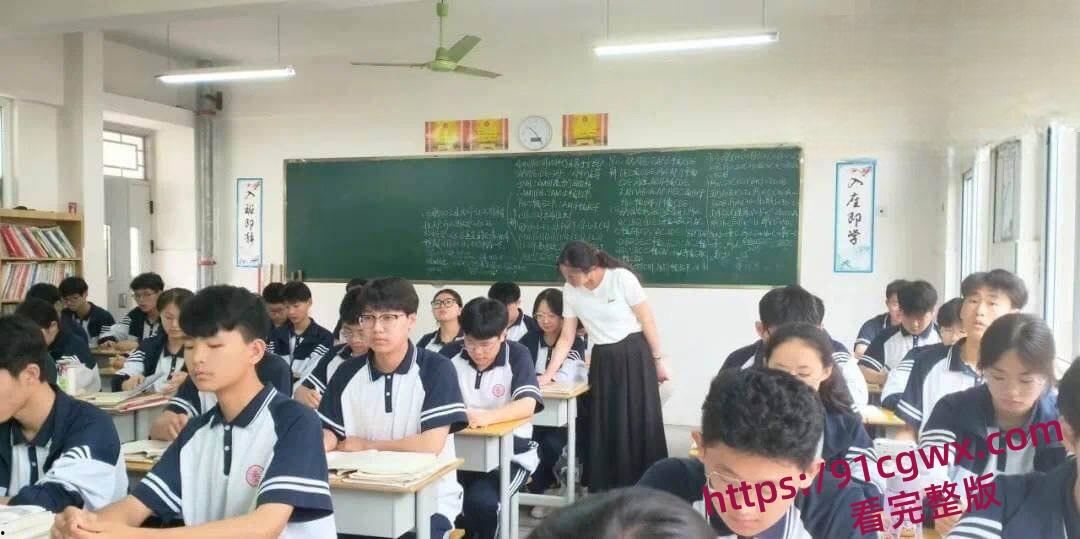 河南周口文泰中学教师【杨乐乐】不雅视频被曝光！-3