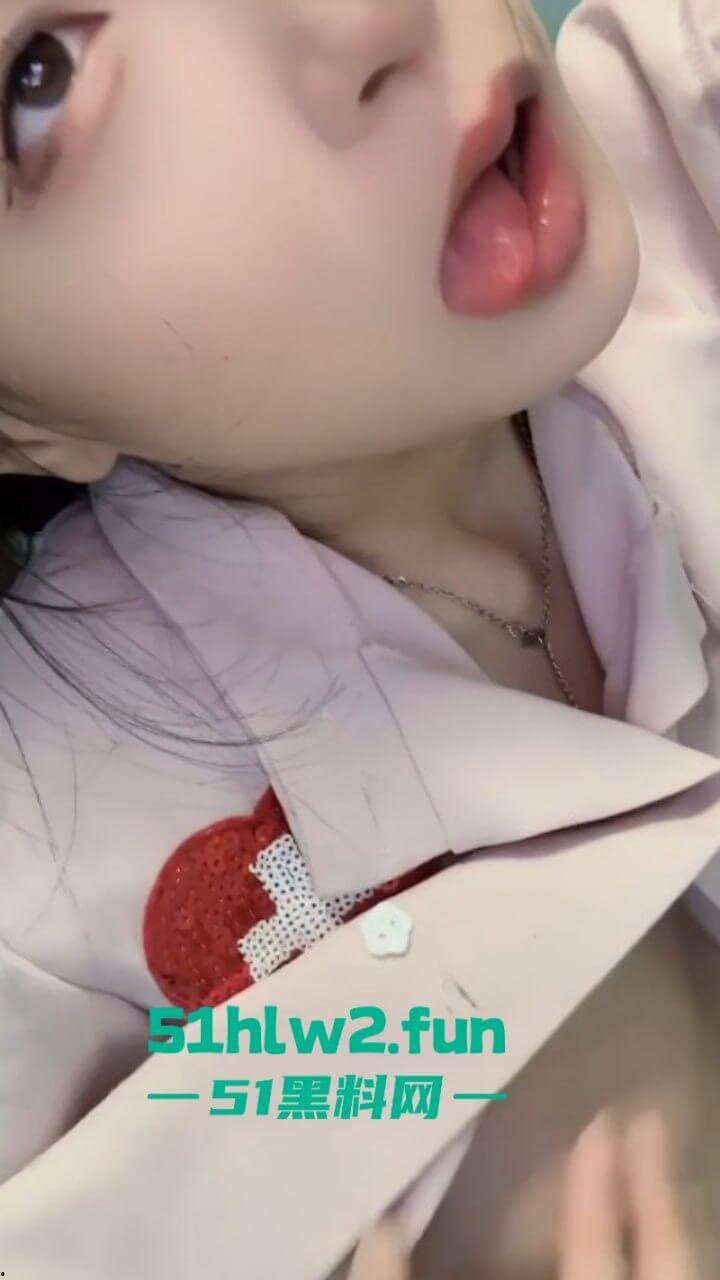 高颜值反差女神【思思吖】身材极品小穴白嫩，激情自慰后被疯狂抽插，不可多得的反差母狗。-3