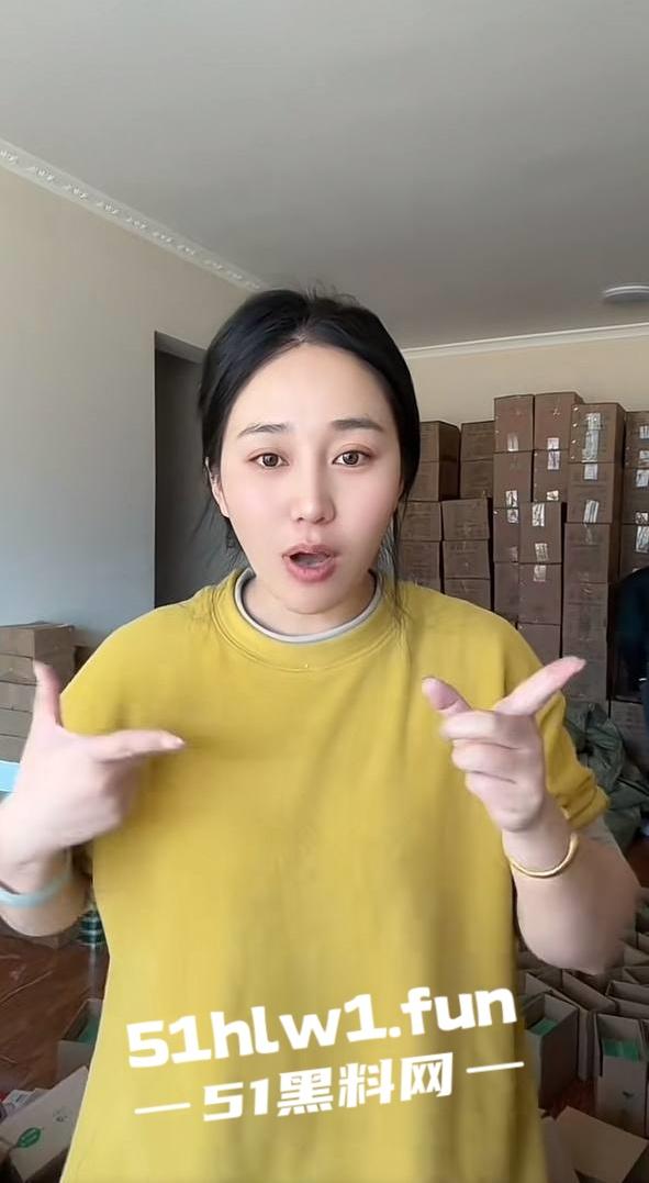 网红劲爆大瓜，青海抖音网红【藏族宋小宝】与【静静】在家中私拍性爱视频泄密流出，静静的小穴是真的会吸啊！-2