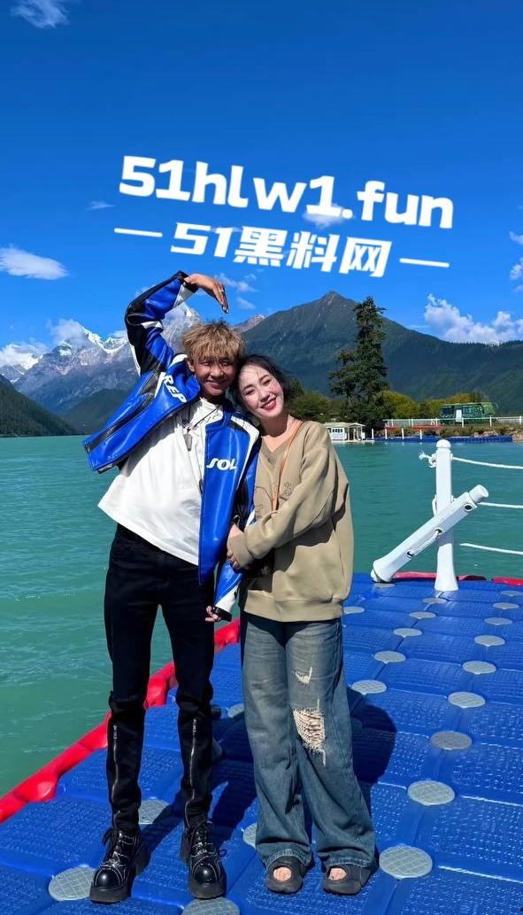 网红劲爆大瓜，青海抖音网红【藏族宋小宝】与【静静】在家中私拍性爱视频泄密流出，静静的小穴是真的会吸啊！-4