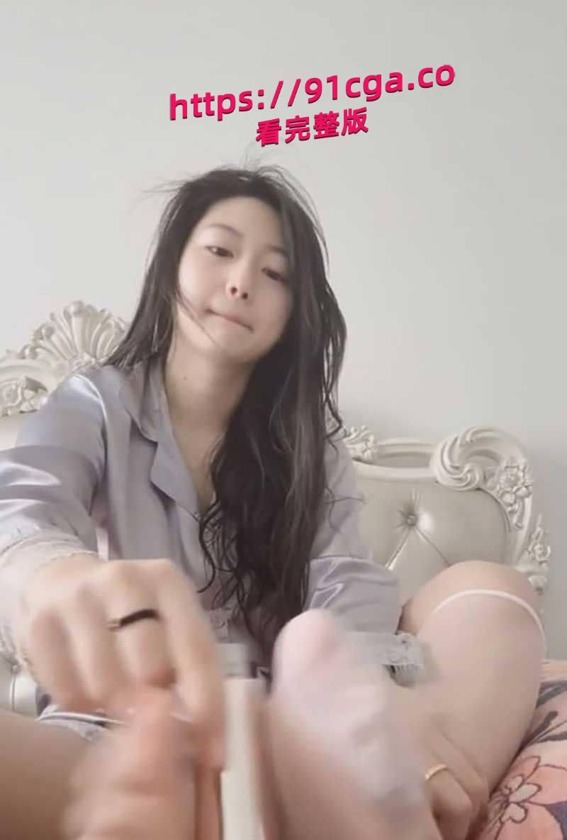 辽宁省锦州市目前是某技校在校大三大学生长相清纯甜美实则为小母狗，极为反差  #反差 #母狗 #大学生 #童颜巨乳-4