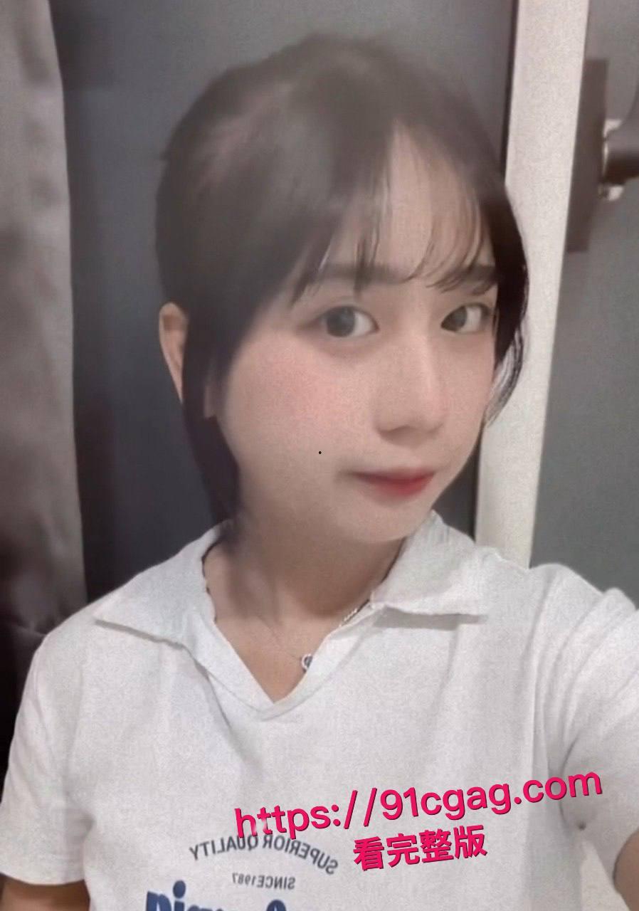 IG极品小网美林韵臻私密性爱视频遭渣男前男友全网泄露，高颜值女神露脸深喉大鸡巴后入猛干浪叫喷汁，这反差婊床上骚成这样太勾人了！-12