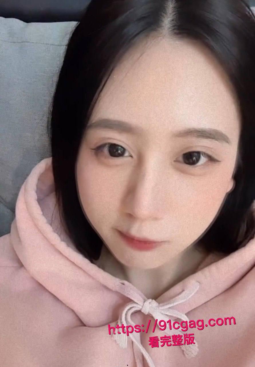 IG极品小网美林韵臻私密性爱视频遭渣男前男友全网泄露，高颜值女神露脸深喉大鸡巴后入猛干浪叫喷汁，这反差婊床上骚成这样太勾人了！-14