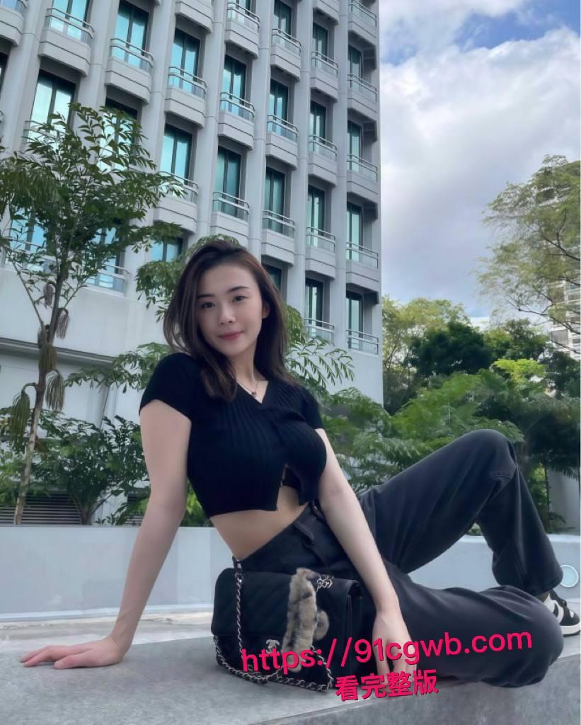 武汉人妻许颜玥黑逼出轨实录：性欲炸裂的已婚骚货求大屌帅哥狂抠狂插，高潮喷水失禁！！-5