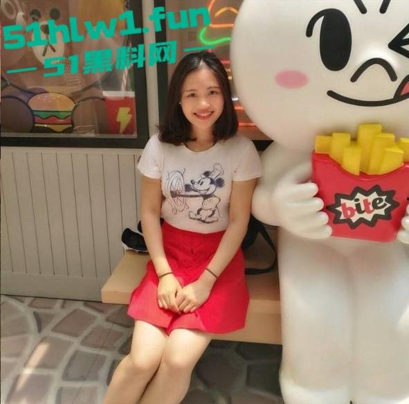 分享河北廊坊极品人妻超真实眼镜反差婊床上笑容春光灿烂，极致的骚妻的性福时光。-4