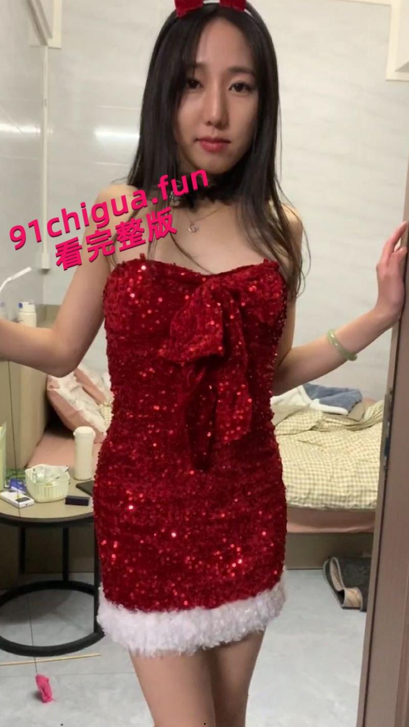 抖音网红【帆了个翻】情趣制服M腿自慰诱惑，视频中撕破黑丝无套爆操淫叫连连的性爱视频流出曝光！-3